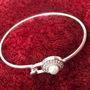 Rare Vantel Pearls Bangle